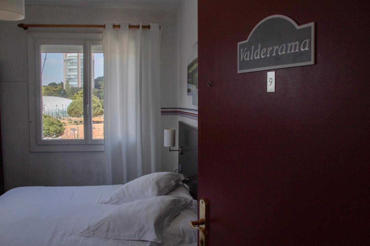 Hotel Les Tennis Men Les Pins Centre
